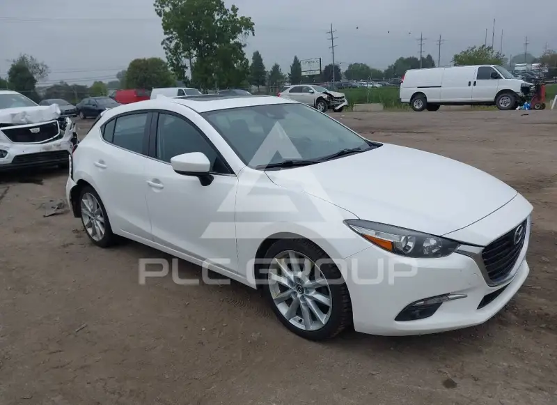 2017 Mazda 3 фото