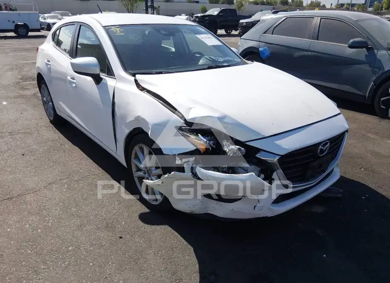 2017 Mazda 3 фото