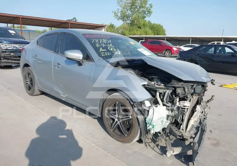 2017 Mazda 3 фото