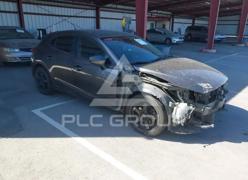 2017 Mazda 3 photo