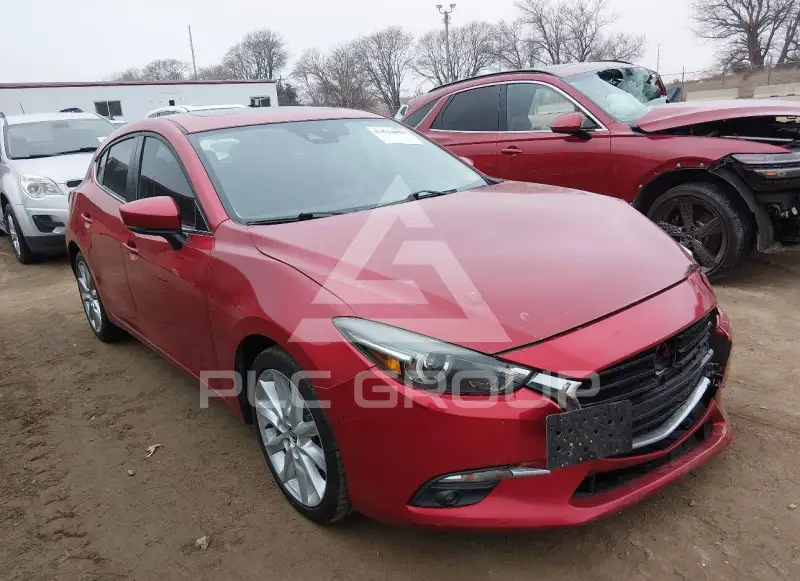 2017 Mazda 3 фото