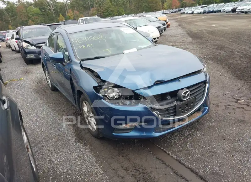 2017 Mazda 3 photo