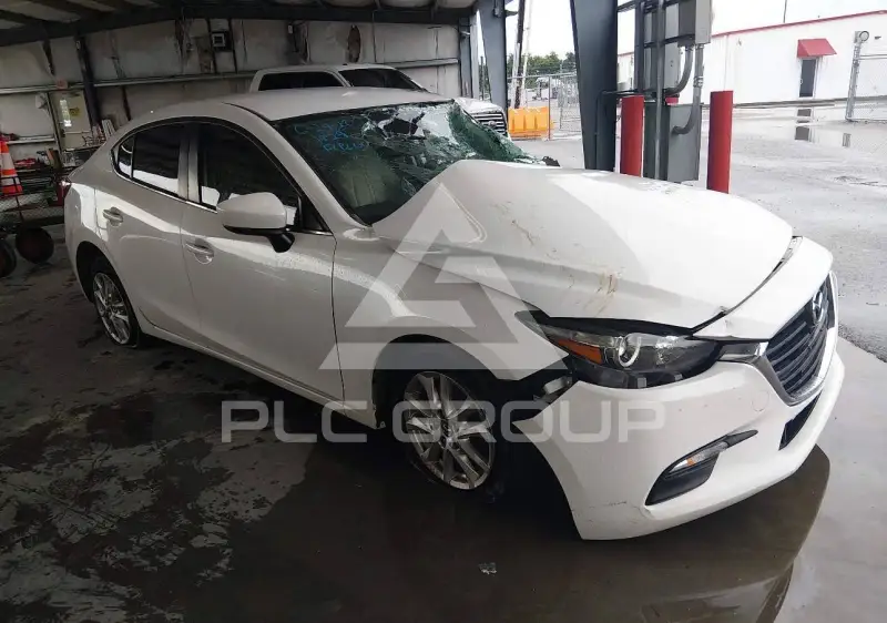 2017 Mazda 3 photo
