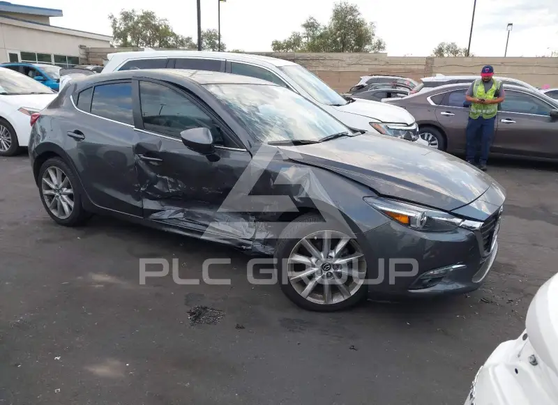 2017 Mazda 3 фото