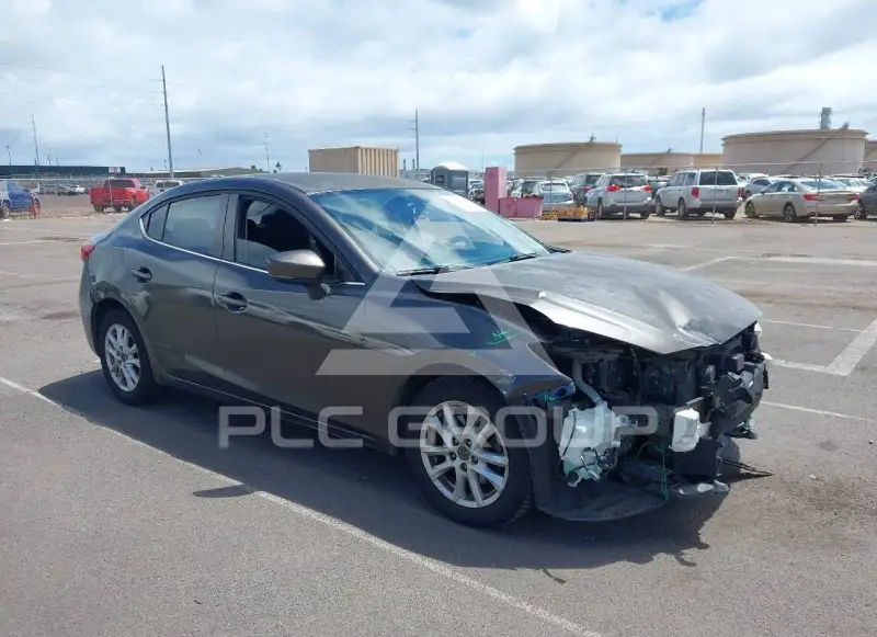 2017 Mazda 3 photo