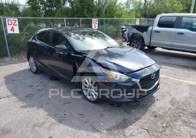 2017 Mazda 3 фото