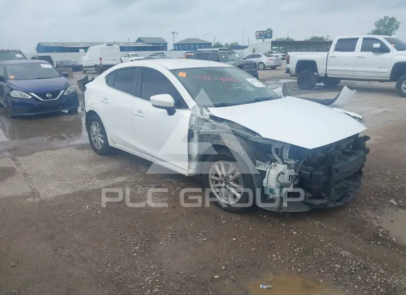 2017 Mazda 3 photo