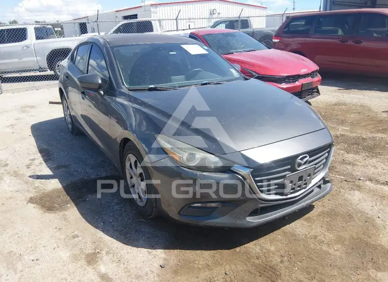 2017 Mazda 3 photo