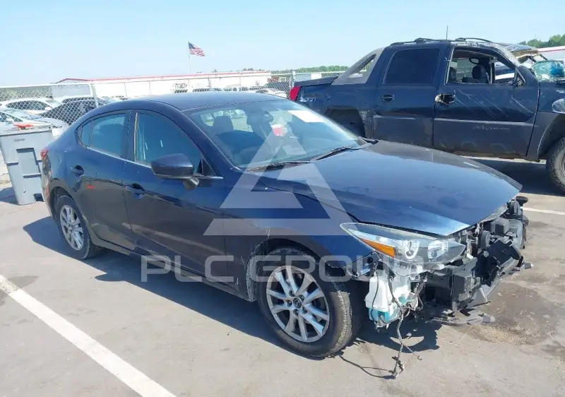 2017 Mazda 3 photo
