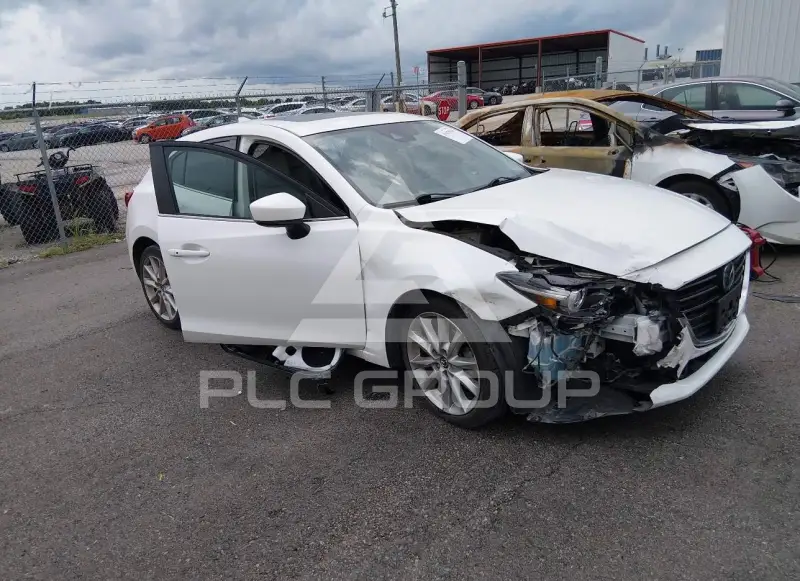 2017 Mazda 3 фото