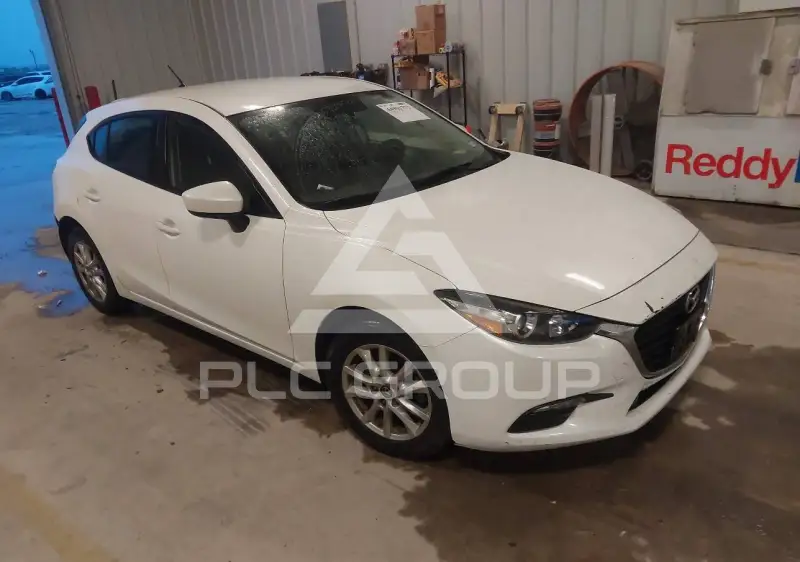 2017 Mazda 3 photo