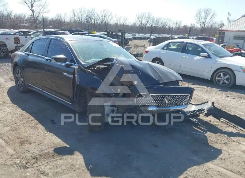 2017 Lincoln Continental photo