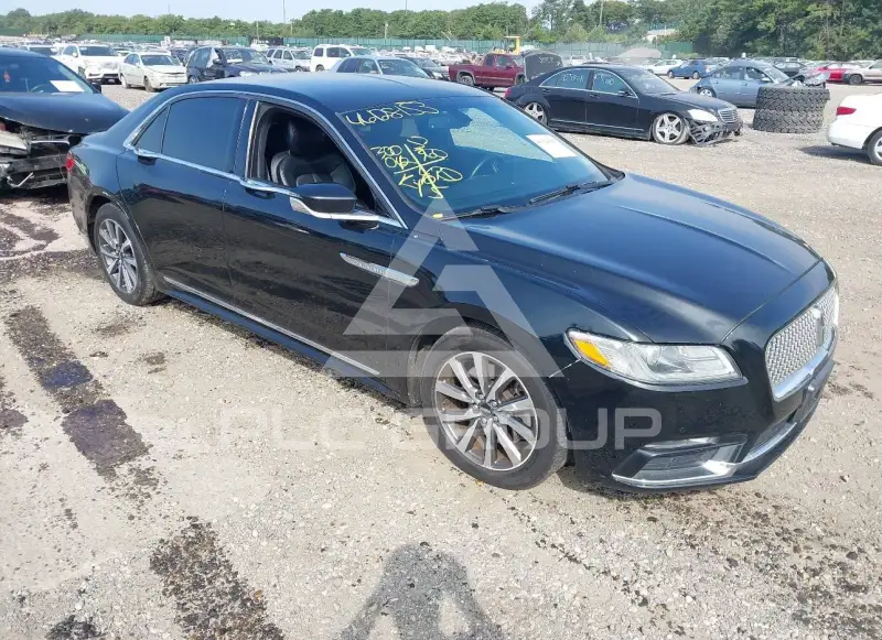 2017 Lincoln Continental photo