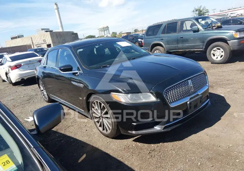 2017 Lincoln Continental photo