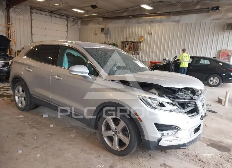 2017 Lincoln MKC photo
