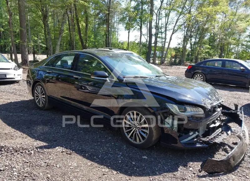 2017 Lincoln MKZ photo