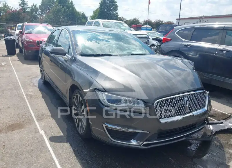 2017 Lincoln MKZ photo