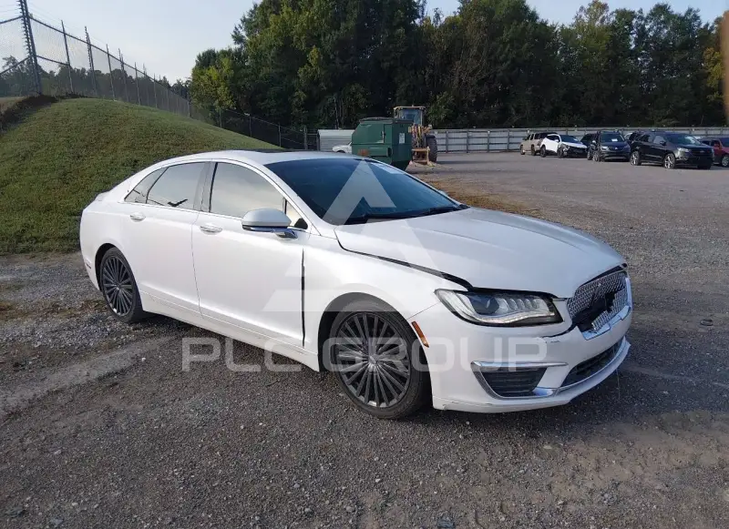 2017 Lincoln MKZ photo