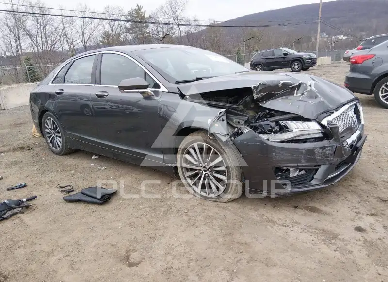 2017 Lincoln MKZ photo