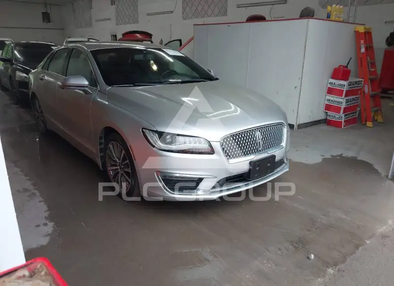 2017 Lincoln MKZ photo