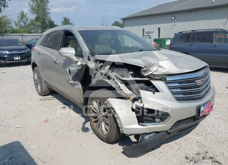 2017 Cadillac XT5 photo