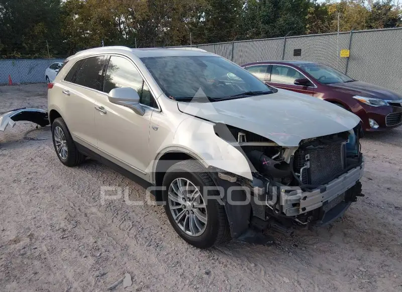 2017 Cadillac XT5 photo