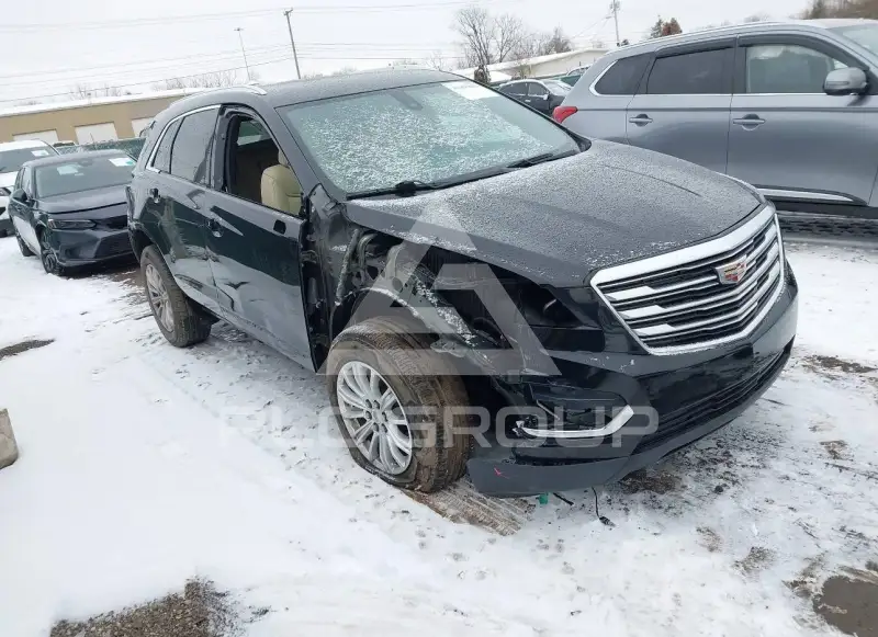 2017 Cadillac XT5 photo