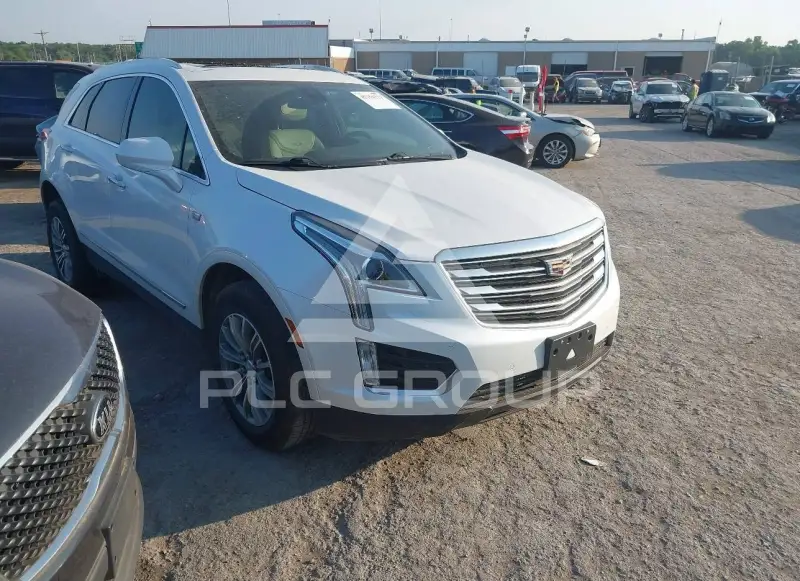 2017 Cadillac XT5 photo