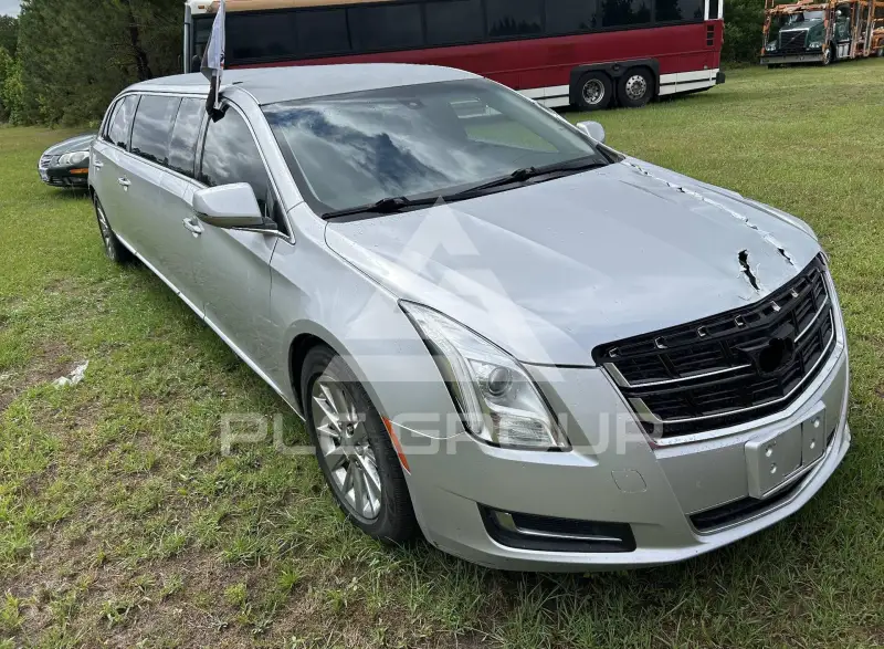 2017 Cadillac XTS фото