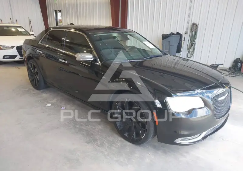 2017 Chrysler 300 photo