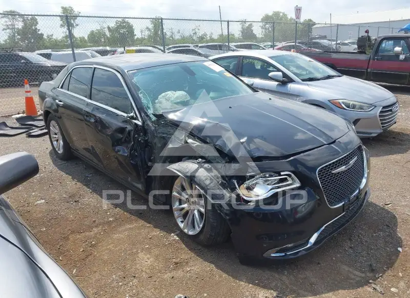 2017 Chrysler 300 photo