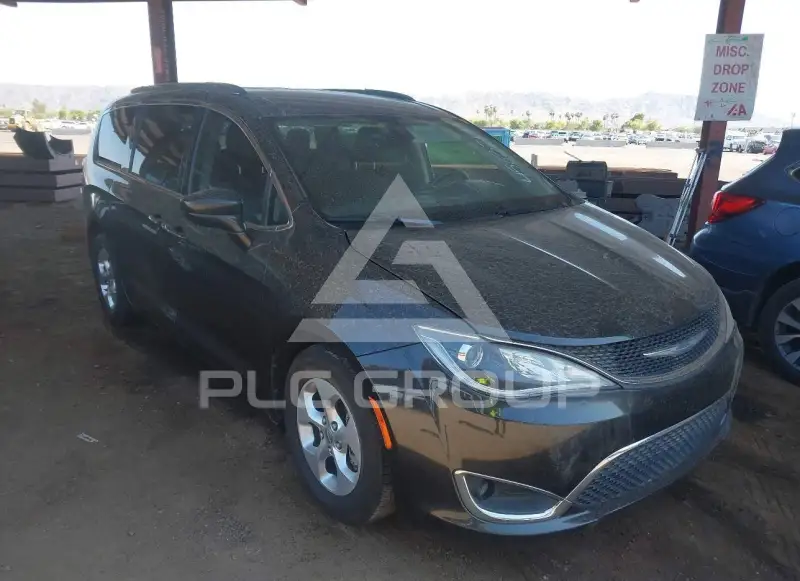 2017 Chrysler PACIFICA photo