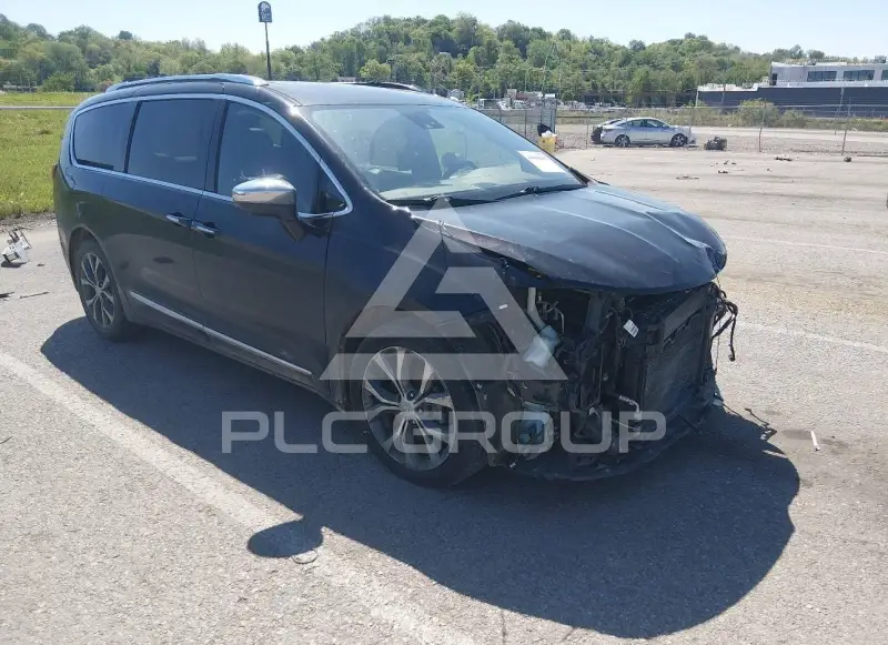 2017 Chrysler PACIFICA photo
