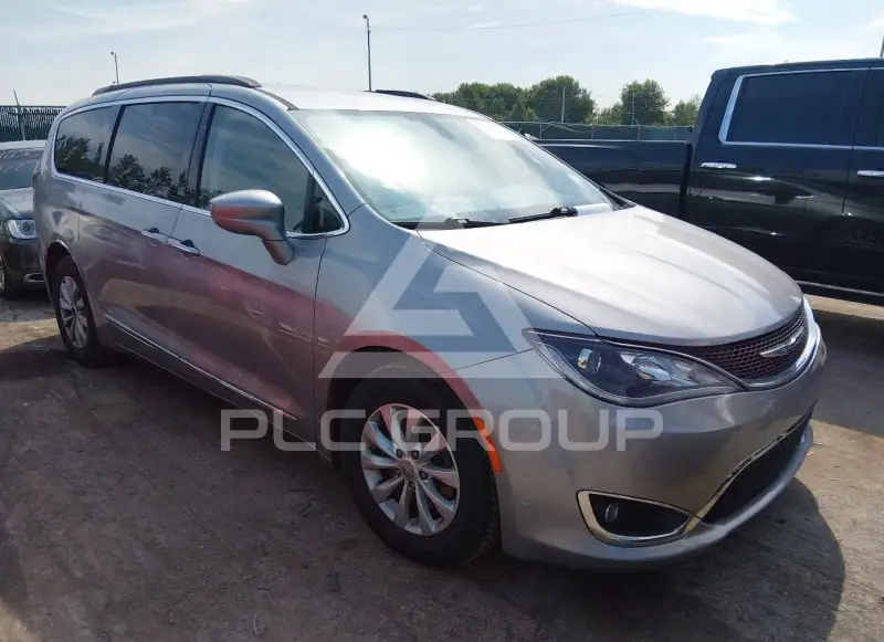 2017 Chrysler PACIFICA photo