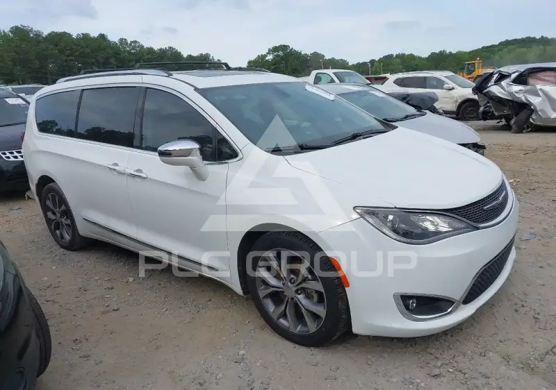 2017 Chrysler PACIFICA photo