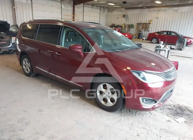 2017 Chrysler PACIFICA photo