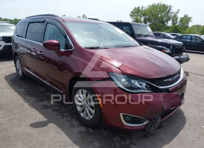 2017 Chrysler PACIFICA photo