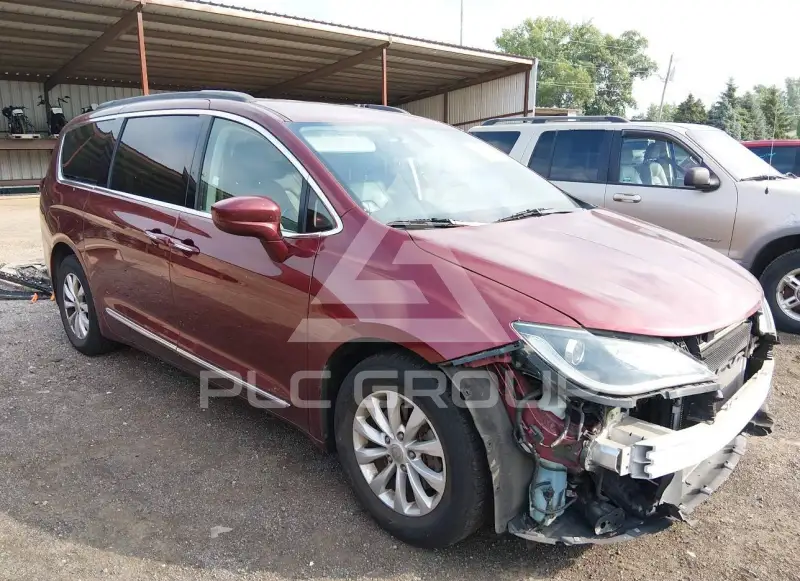 2017 Chrysler PACIFICA photo