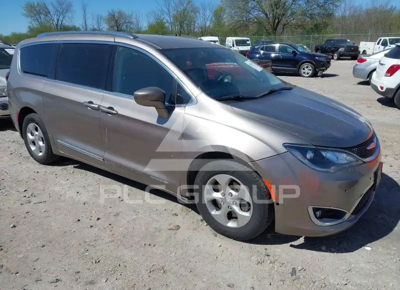 2017 Chrysler PACIFICA фото