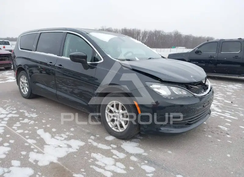 2017 Chrysler PACIFICA photo