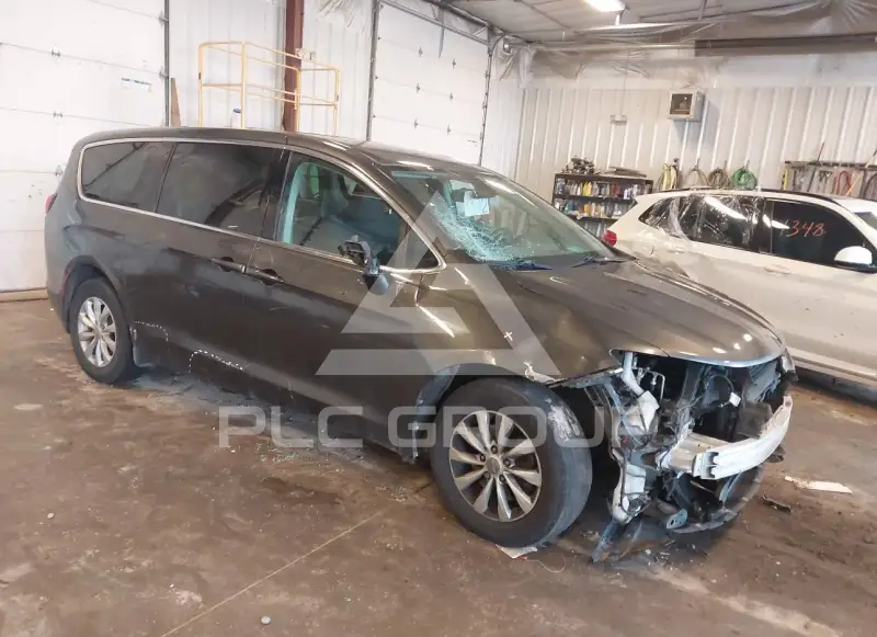 2017 Chrysler PACIFICA photo