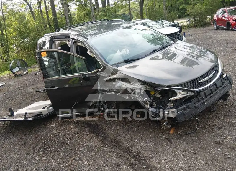 2017 Chrysler PACIFICA photo