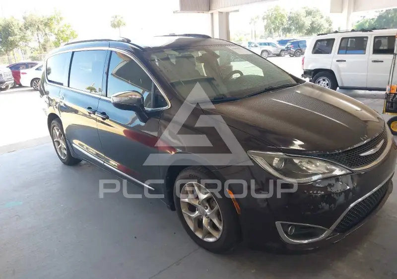 2017 Chrysler PACIFICA photo