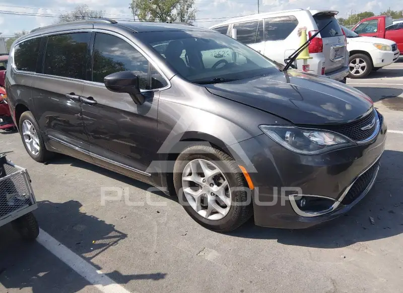 2017 Chrysler PACIFICA photo