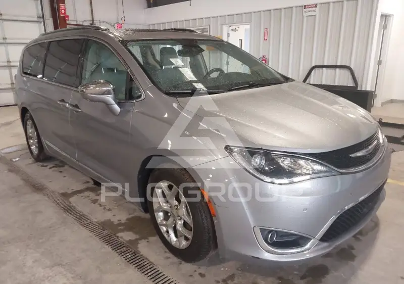 2017 Chrysler PACIFICA photo