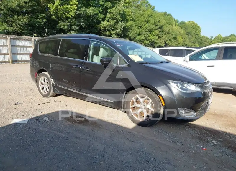 2017 Chrysler PACIFICA photo