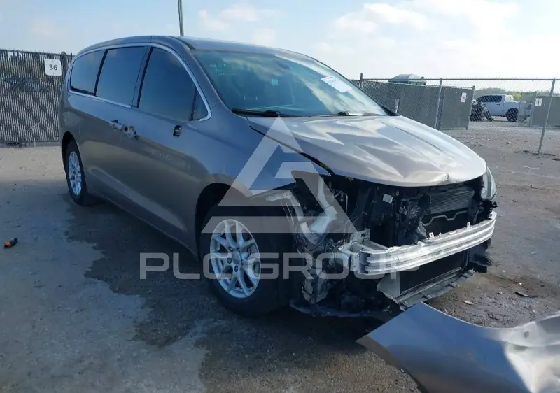 2017 Chrysler PACIFICA photo