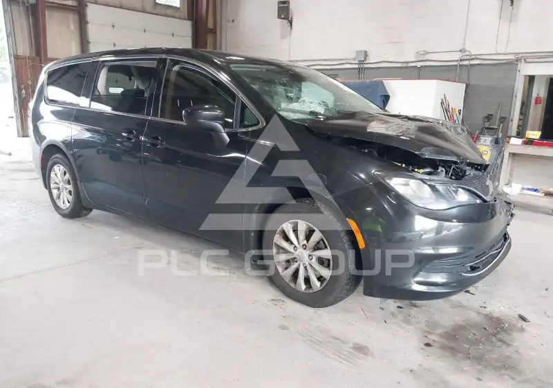 2017 Chrysler PACIFICA photo