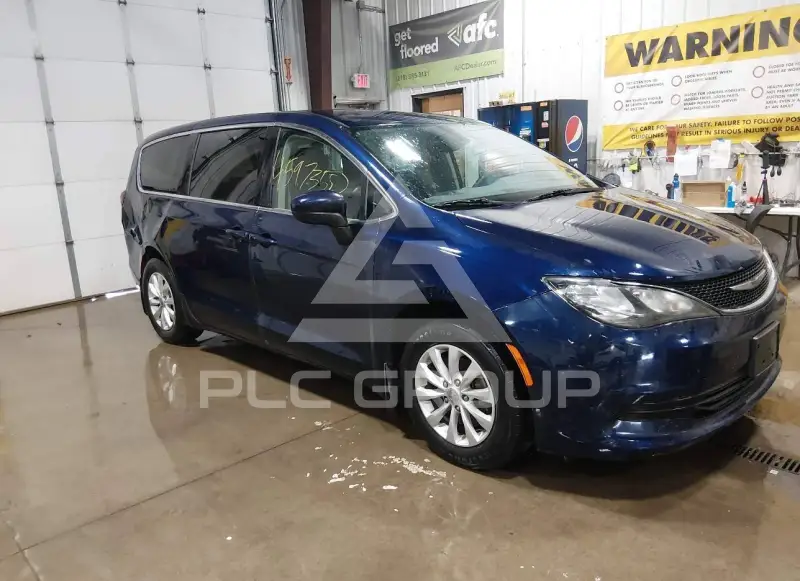 2017 Chrysler PACIFICA photo