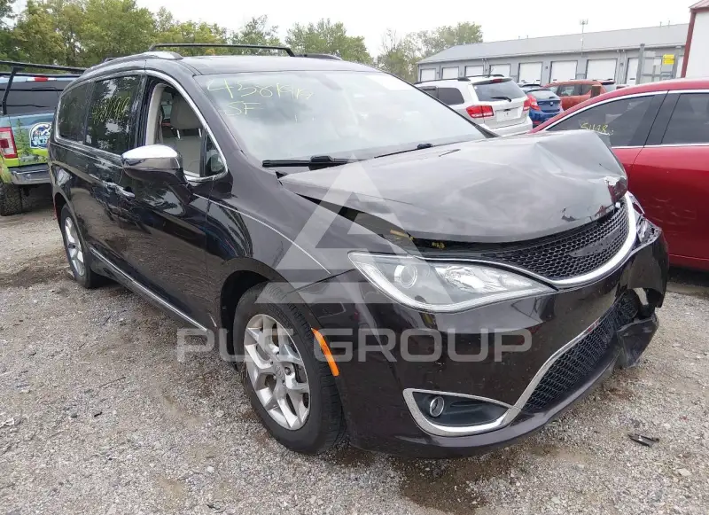 2017 Chrysler PACIFICA photo